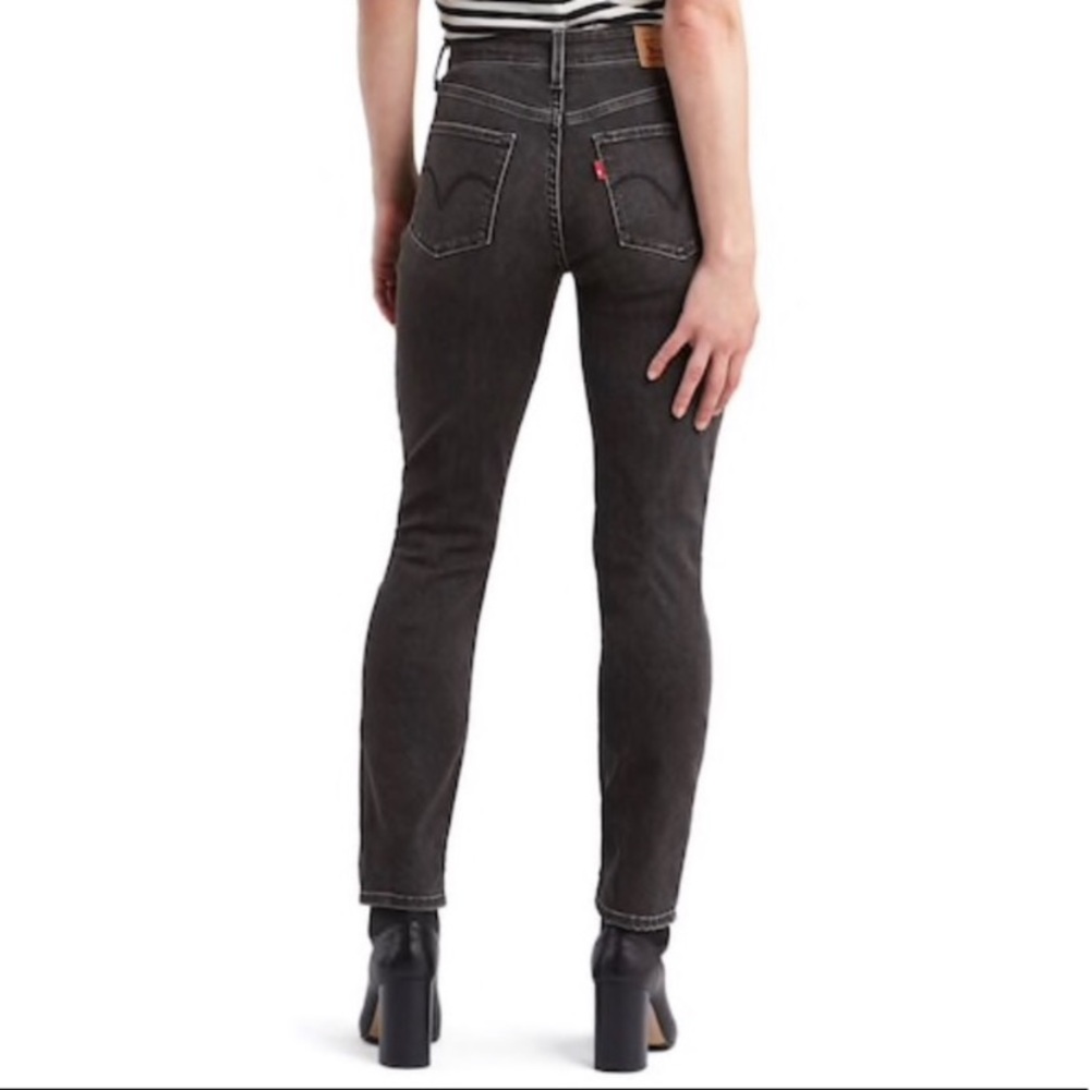 Levi’s Classic Black Mid Rise Skinny Jeans